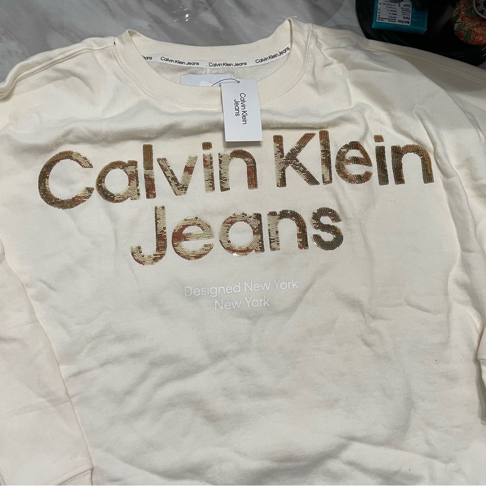 Sweatshirt